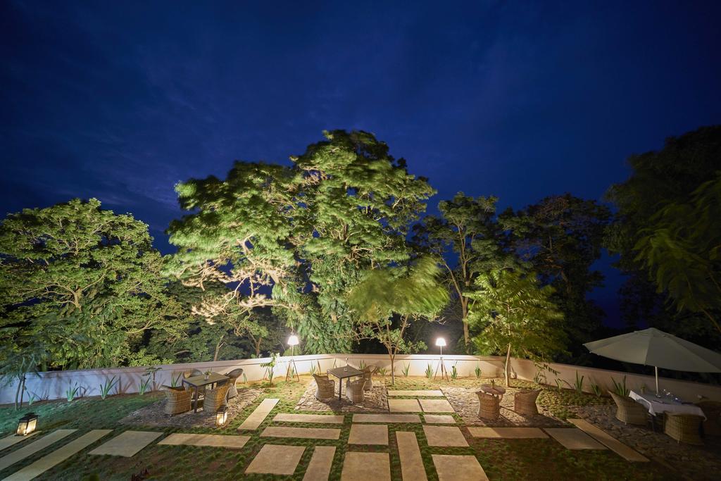 Roca Sundy - Principe Collection Pension Santo António Buitenkant foto
