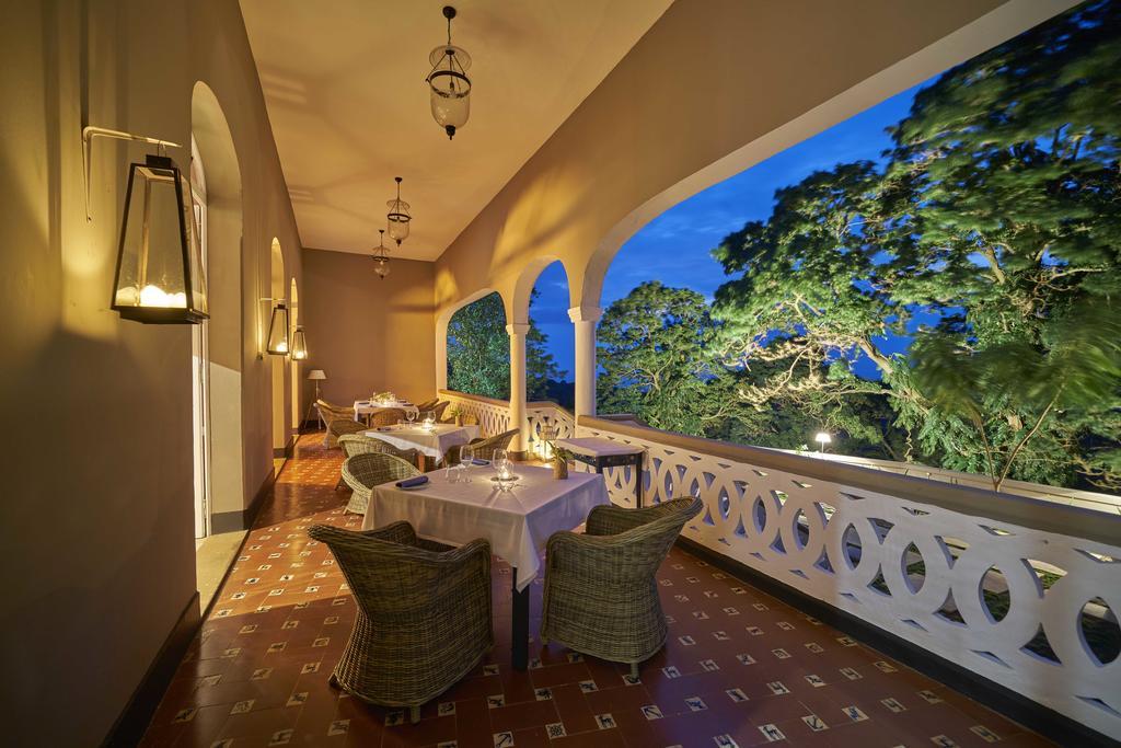 Roca Sundy - Principe Collection Pension Santo António Buitenkant foto