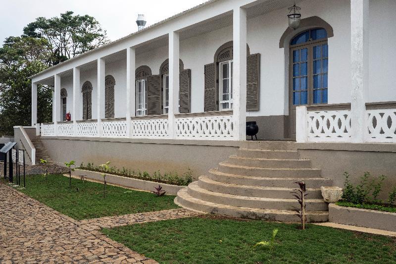 Roca Sundy - Principe Collection Pension Santo António Buitenkant foto